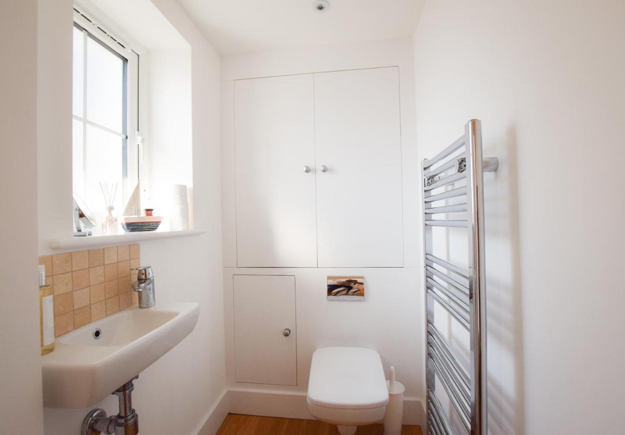 Whispers - 4 Bedroom Modern Family Holiday Home In Salcombe Sleeps 8 Екстериор снимка